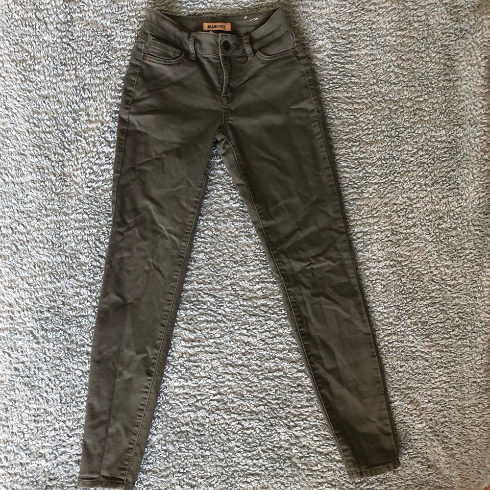 Size 1 Juniors Olive Green skinny ankle jeans